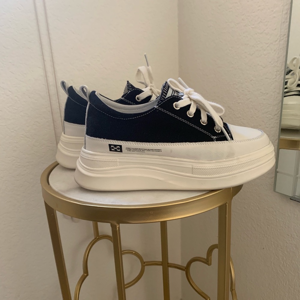 Platform sneakers size 6.5